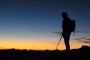 silhouette_randonneur_apres_coucher_de_soleil
